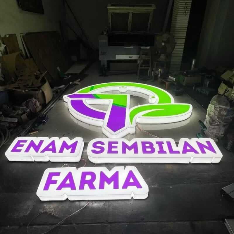 PEMBUATAN NEON BOX